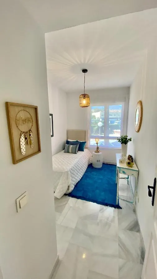 Ikram Front Beach Bermuda Beach Apartment Estepona