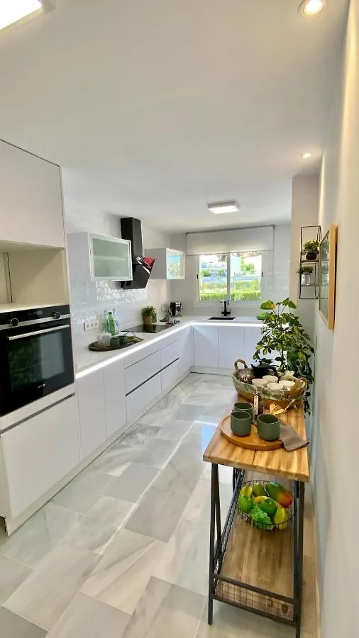 Ikram Front Beach Bermuda Beach Apartment Estepona