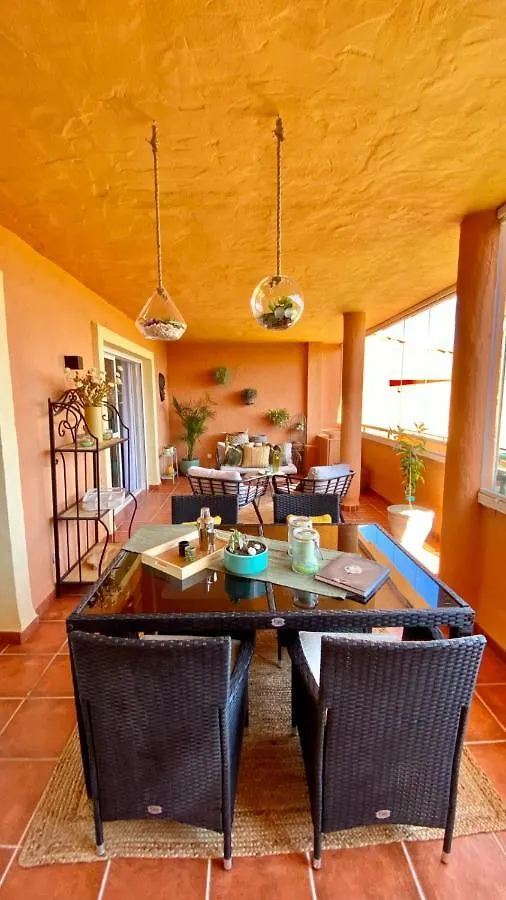 Ikram Front Beach Bermuda Beach Apartment Estepona