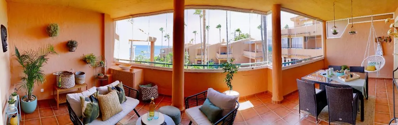 Ikram Front Beach Bermuda Beach Apartment Estepona Spain